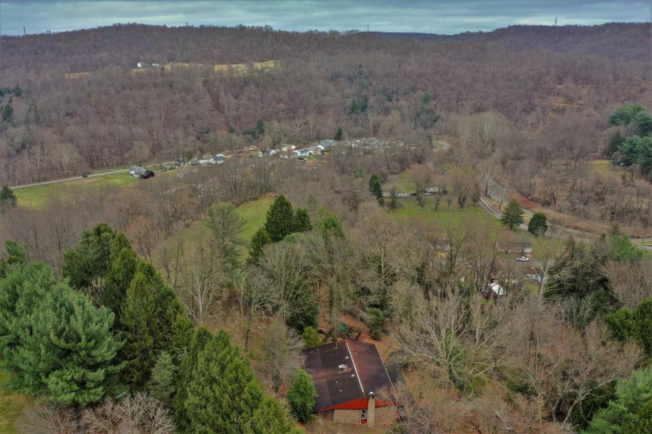 فيلا Unique And Secluded Country Estate Near Pittsburgh Weirton المظهر الخارجي الصورة